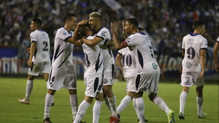 Triunfo vital para Alvarado