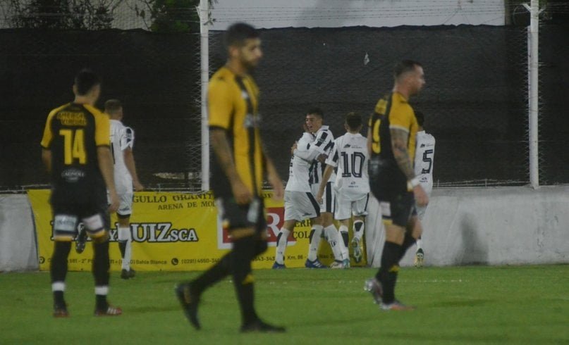 Liniers se lo remontó a Santamarina para obtener un triunfo Chivo en su entreno en Bahía Blanca