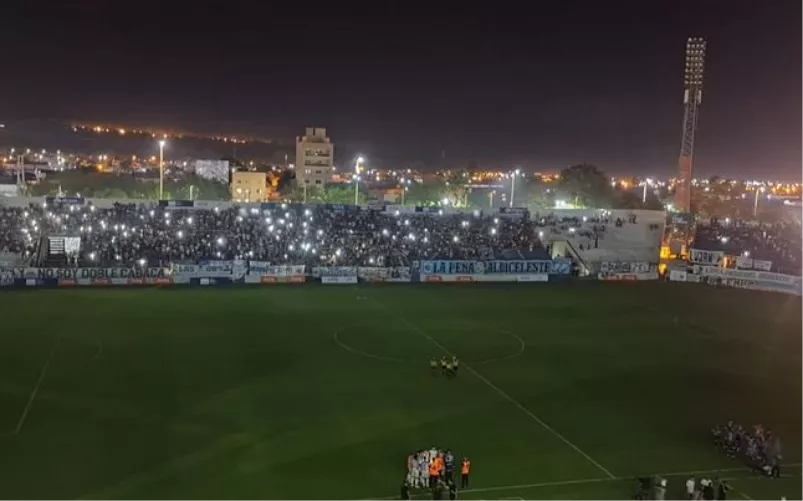 Por falta de luz en el Estadio, Gimnasia de Jujuy y Atlético Rafaela fue suspendido