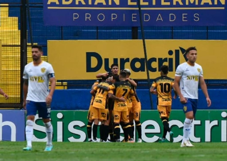 Mitre se reencontró con la victoria en Villa Crespo