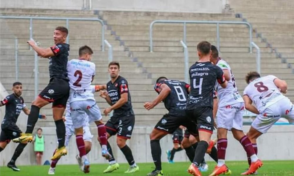 Fogonero en llamas: Douglas venció al Defe de Villa Ramallo y es único puntero