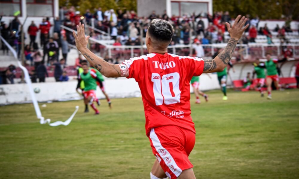 Huracán Las Heras consiguió un triunfo agónico en casa frente a Peñarol de San Juan