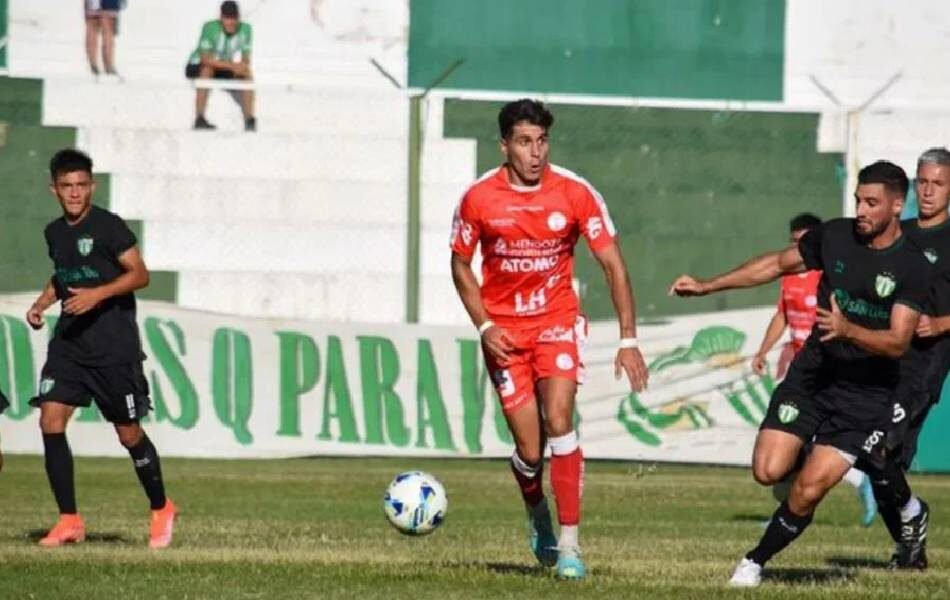 Estudiantes no aprovechó el hombre de más y sigue sin ganar en el Federal A