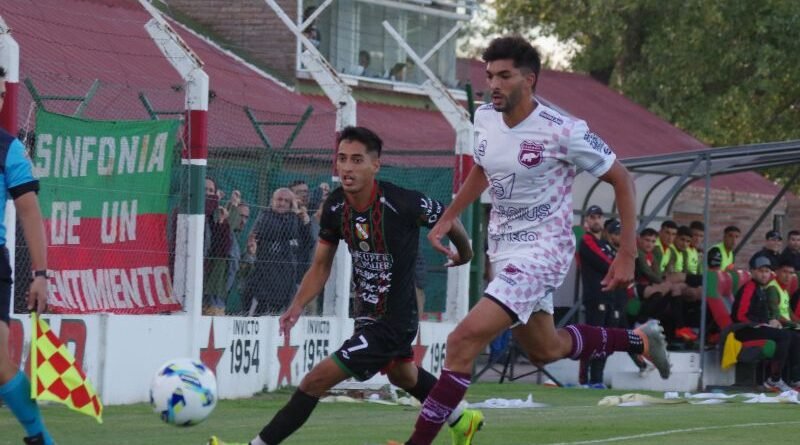 Sportivo Las Parejas trepa al liderato con triunfo ante Defensores de Belgrano (VR)