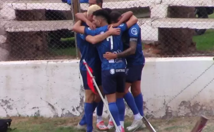 Argentino le arrebató el invicto a Huracán Las Heras