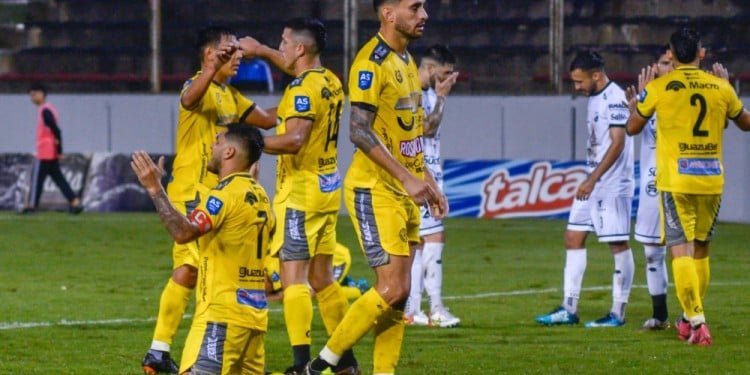 Enorme triunfo de Crucero en el Martearena