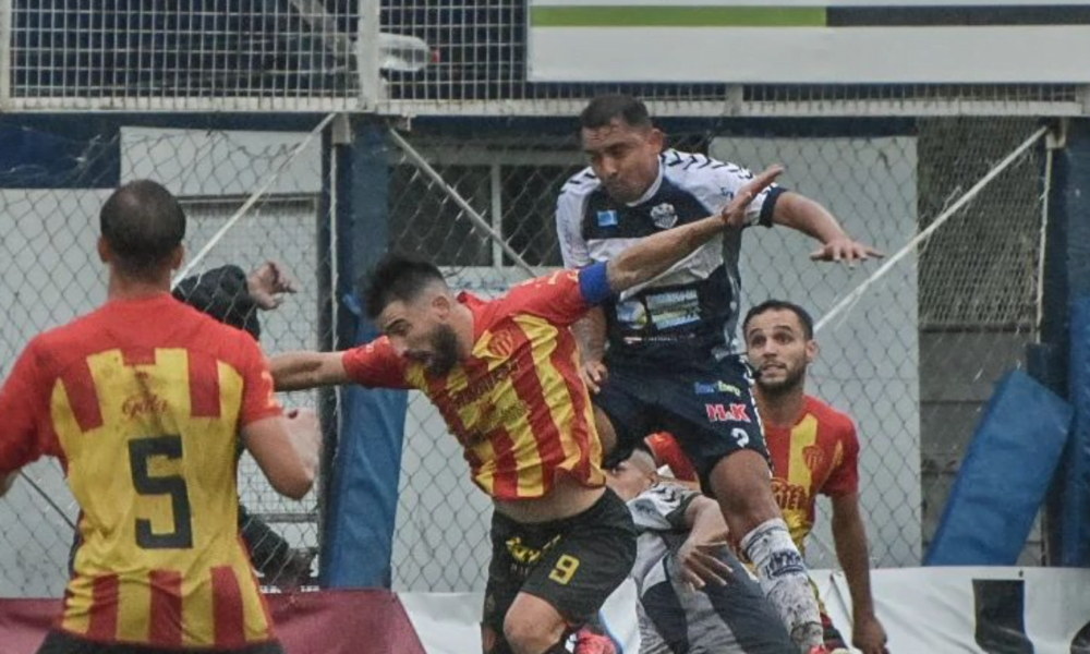 Sarmiento perdió el invicto ante San Martín en Formosa