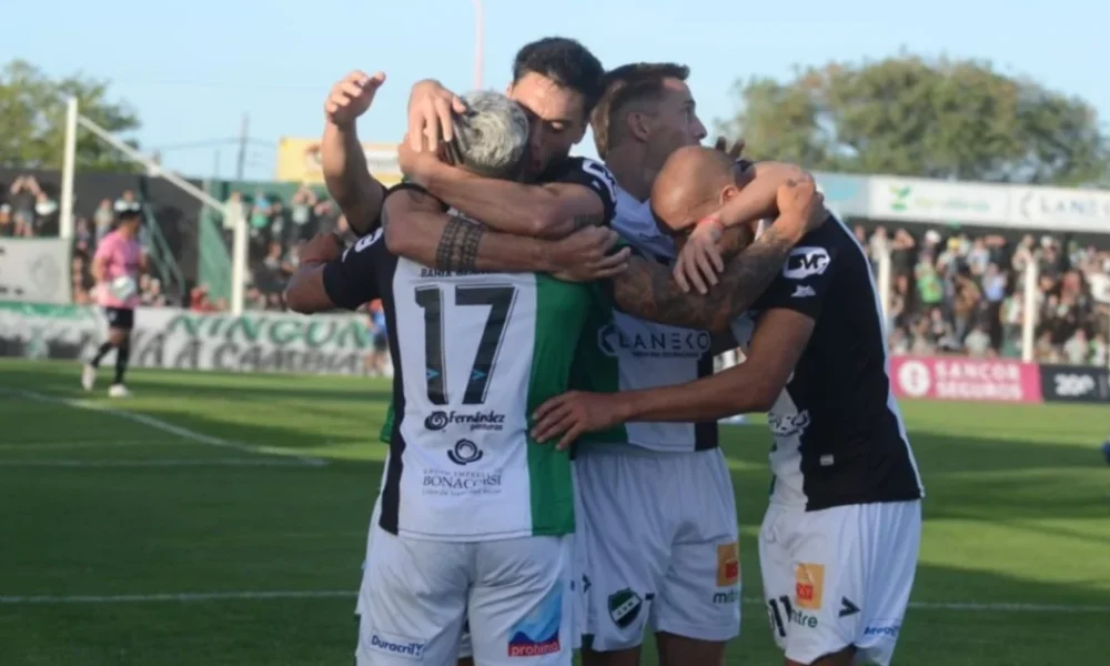 El Tricolor está contento: Villa Mitre por fin ganó, volvió al gol y bajó al líder Cipolletti