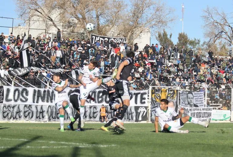 Triunfo polémico de Villa Mitre frente a Cipo en Río Negro