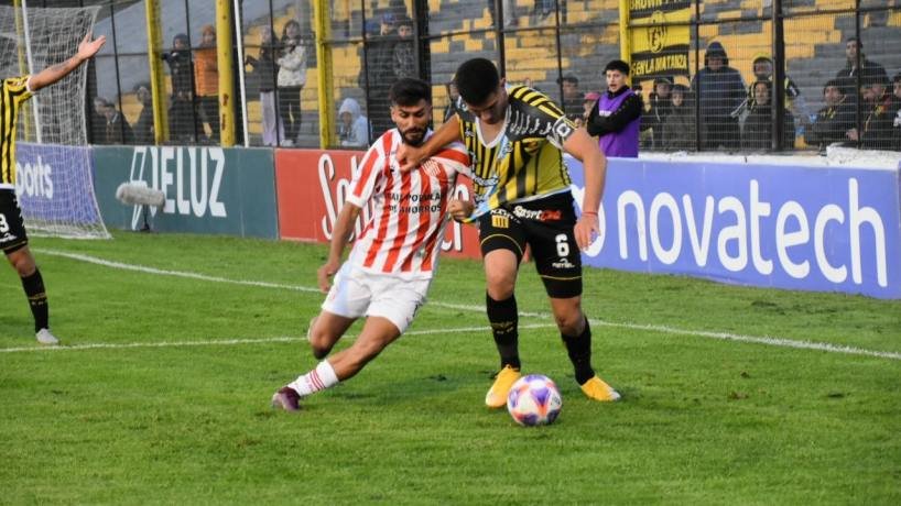 Derrota del Santo en Casanova: San Martín cayó ante Almirante Brown y no pudo trepar a la cima