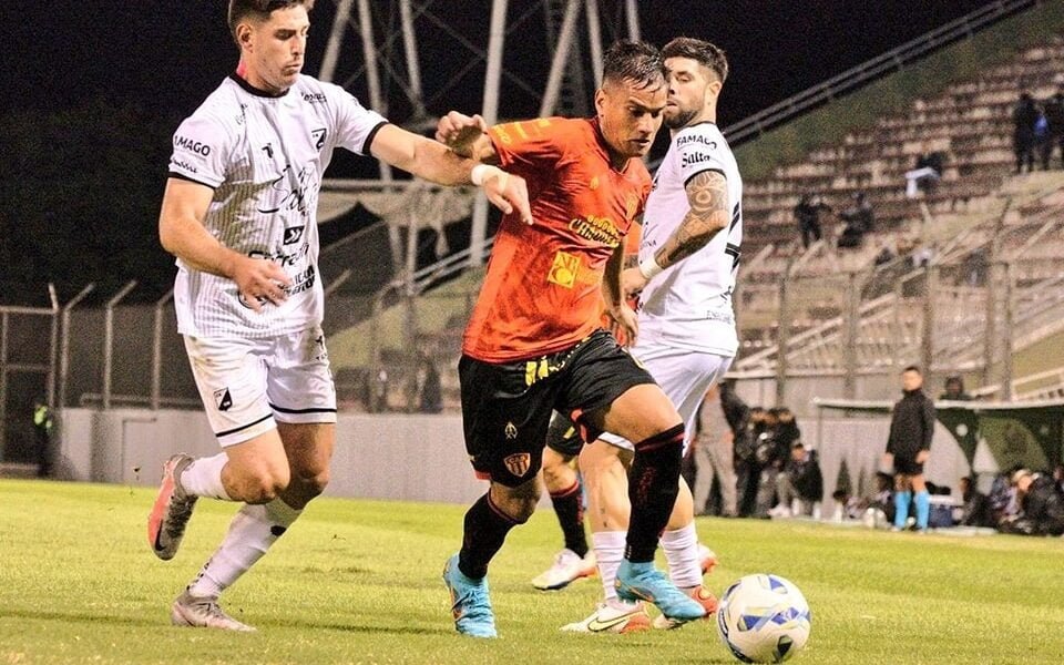 Sarmiento de Resistencia se impuso 3-2 ante Central Norte en Salta