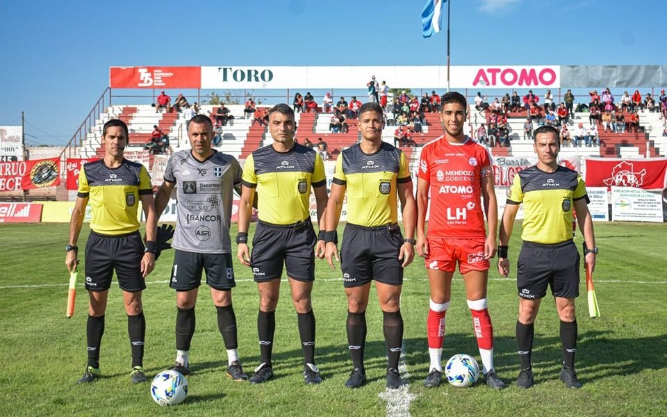 Huracán Las Heras le dio vuelta un partidazo a Atenas de Río Cuarto y entró a zona de play-offs