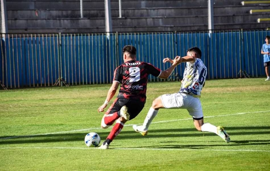 Juventud le ganó por la mínima a Huracán Las Heras y se acercó a los primeros puestos