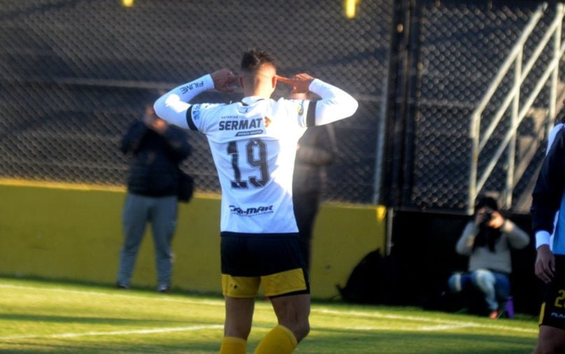 Olimpo aprovechó el gran momento de Luis Vila y derrotó a Círculo en Bahía Blanca
