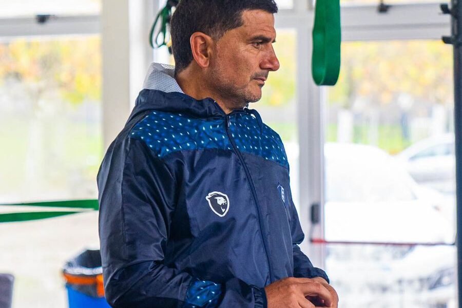 De ser asistente técnico de Maradona a dirigir el primer equipo en Alvarado