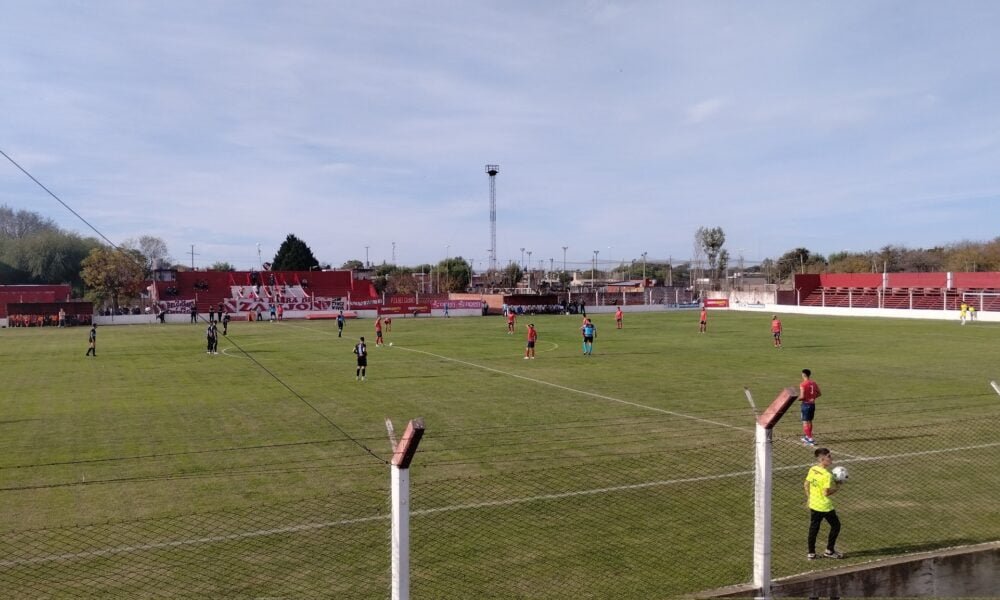 El Rojo ganó en Chivilcoy para seguir soñando con la clasificación