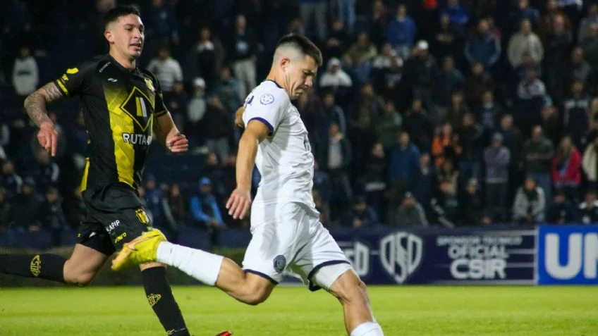 La Lepra venció a Madryn y le mete presión a Chacarita