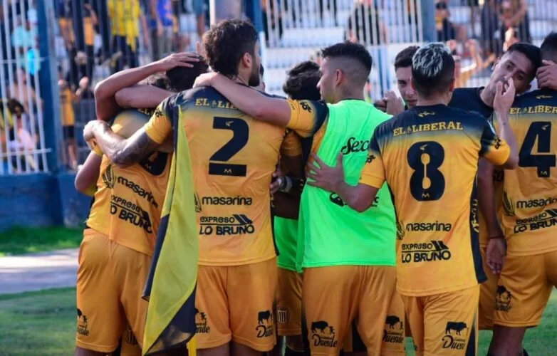 Después de cuatro partidos, Mitre SdE volvió al triunfo
