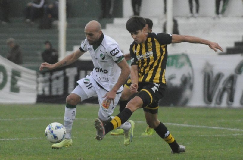 Villa Mitre fue más que Santamarina y sigue de racha