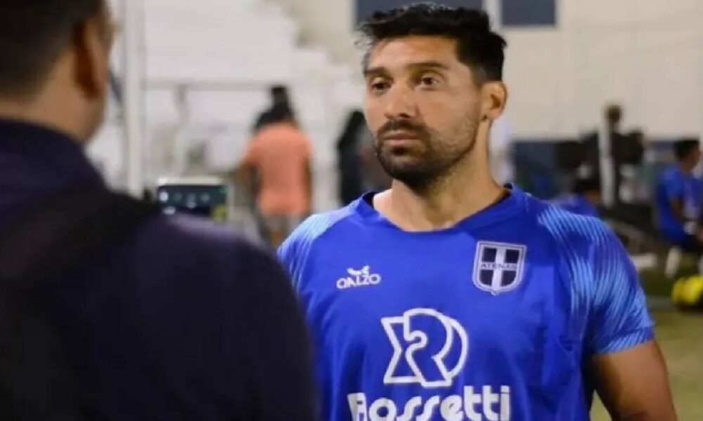 Ereros dejó de ser el DT de Atenas y el club confirmó su reemplazante