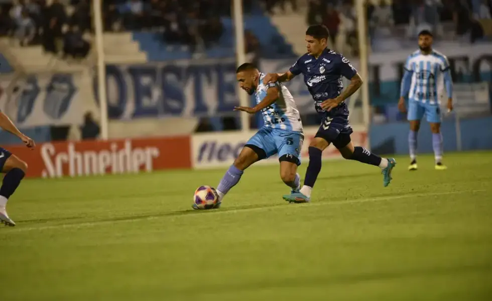 Racing cayó ante Quilmes y renunció Bossio