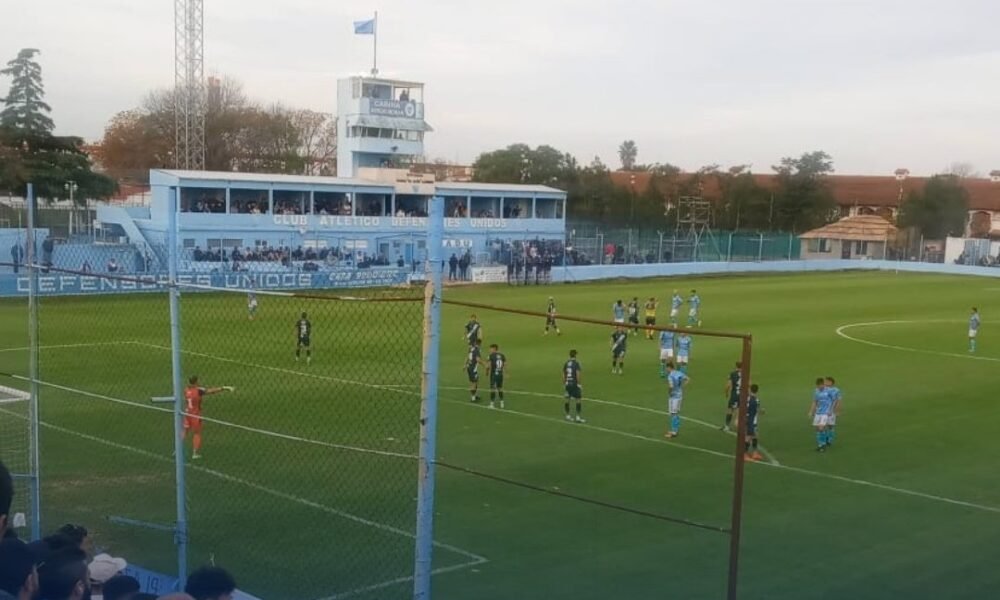 Alvarado se llevó un punto de Zárate
