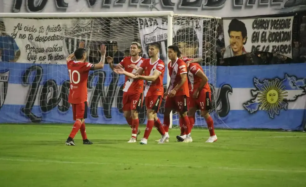 Deportivo Maipú le ganó a Chaco for Ever y no le pierde pisada a la Lepra