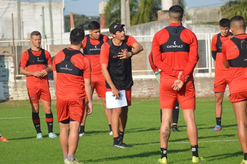 Cambio de patrón: Otta dejó de ser el técnico de Patronato y Gabriel Graciani será interino