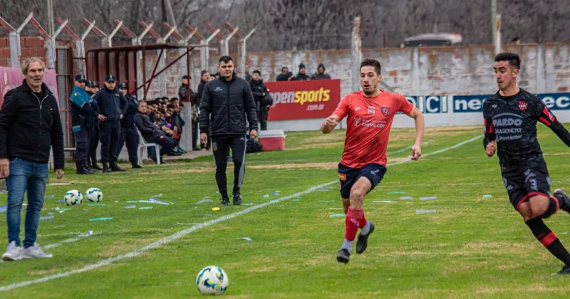 Chivilcoy al «Rojo» vivo: Independiente venció a Douglas en un partido caliente y trepó al segundo puesto