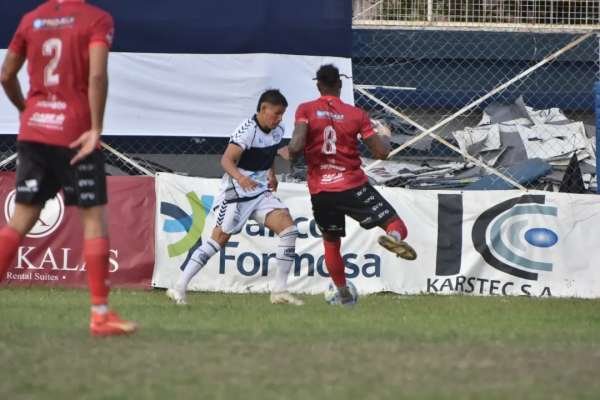San Martín (F) ganó un duelo clave por la permanencia
