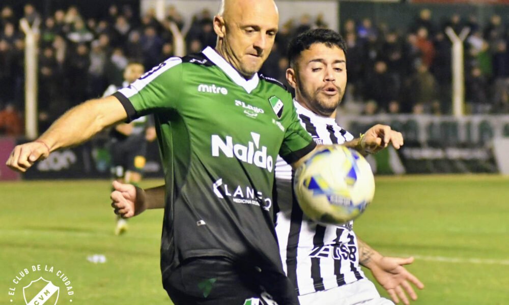 Villa Mitre recorta distancia con Olimpo tras victoria por 2-0 ante Cipolletti