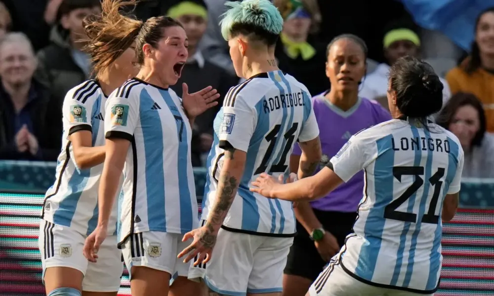 Argentina remontó y empató el partido ante Sudáfrica