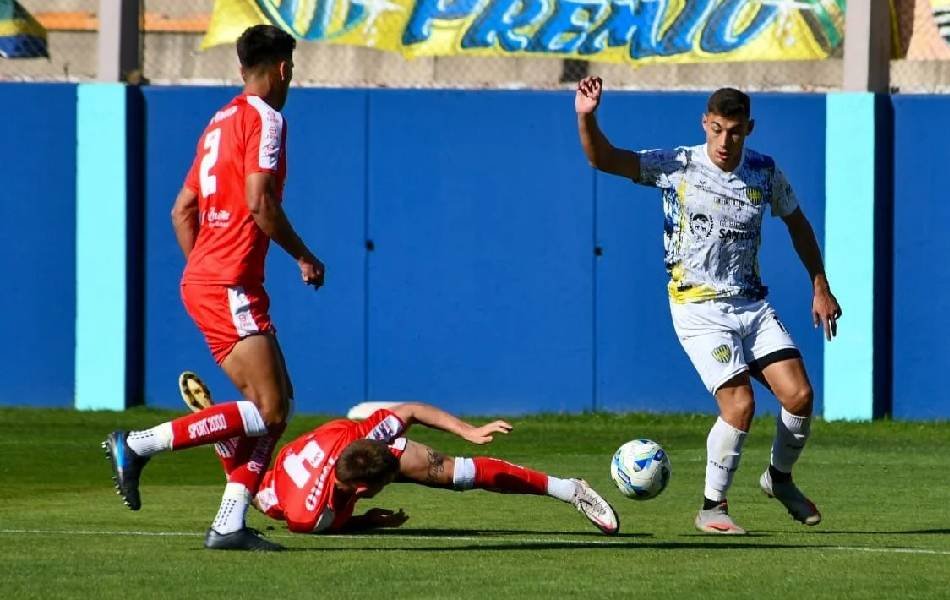 Juventud de San Luis derrotó a Huracán Las Heras y se aferra a la clasificación