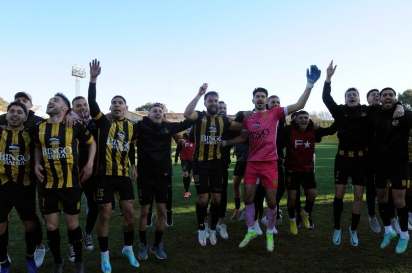 Un clásico para el infarto: Olimpo ganó, hubo cinco goles y cinco expulsados