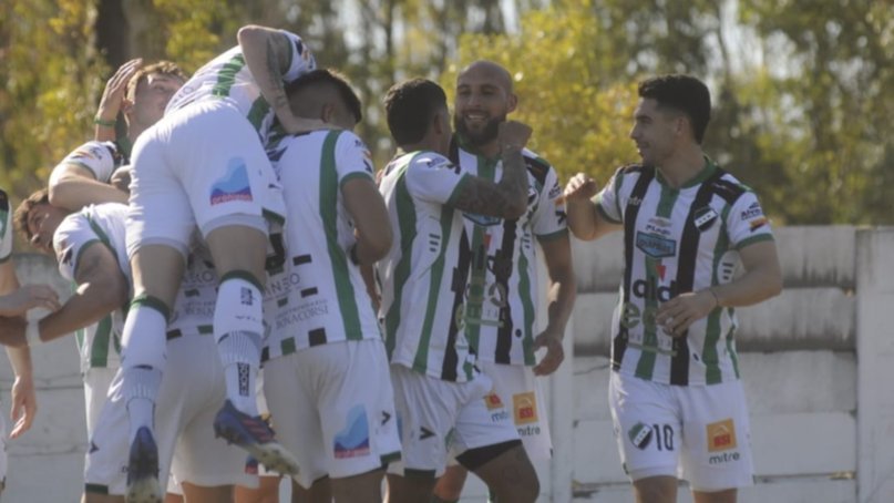 En una tarde llena de goles, Villa Mitre venció a Sansinena en Cerri