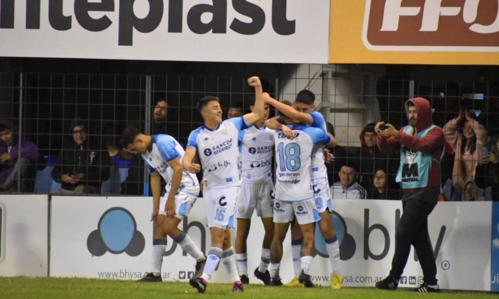 Atlético Rafaela venció por 2-0 a Deportivo Maipú en Santa Fe