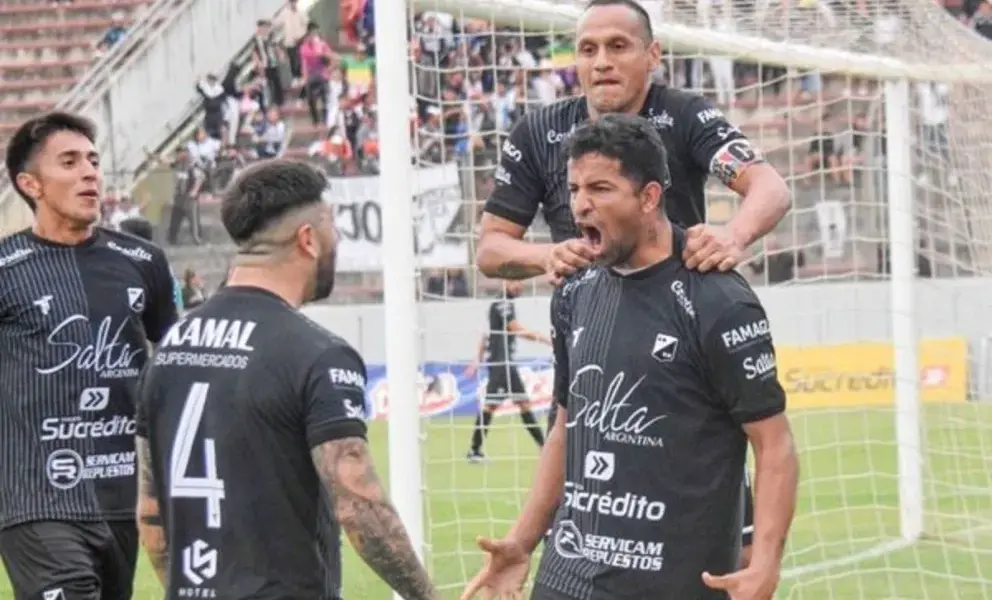 Un Cuervo Imbatible: Central Norte en alza le ganó a un Sarmiento en declive y se afianza como un sólido escolta de la Zona D