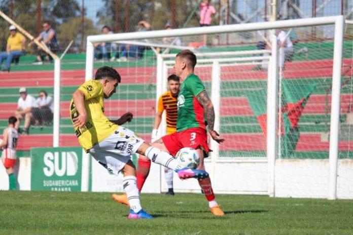 No hay sequía de goles en el Sojero: Agropecuario goleó a Flandria y es puntero