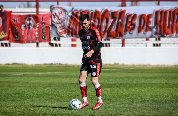 El Globo se eleva: Huracán Las Heras venció a Atenas y lo superó en la tabla