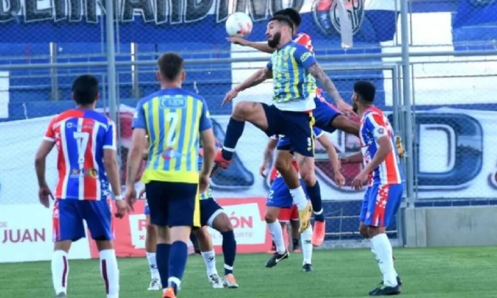 Peñarol ganó y aún le escapa al descenso