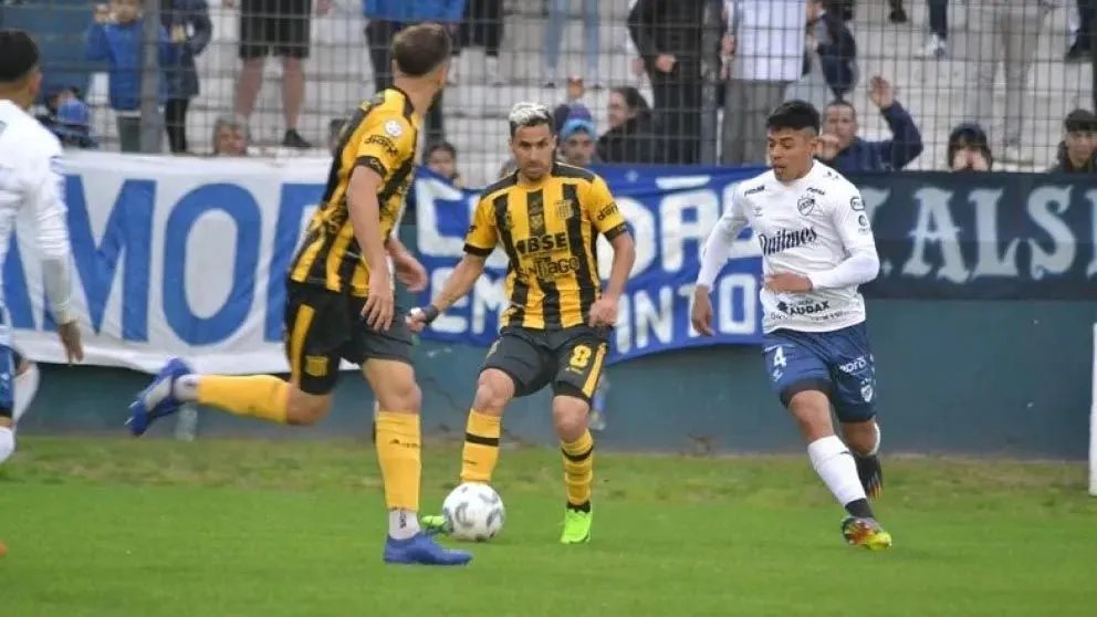 El Tigre brindó con cerveza: Mitre volvió a sonreír con un triunfazo ante Quilmes y se mete otra vez en la pelea por el Reducido
