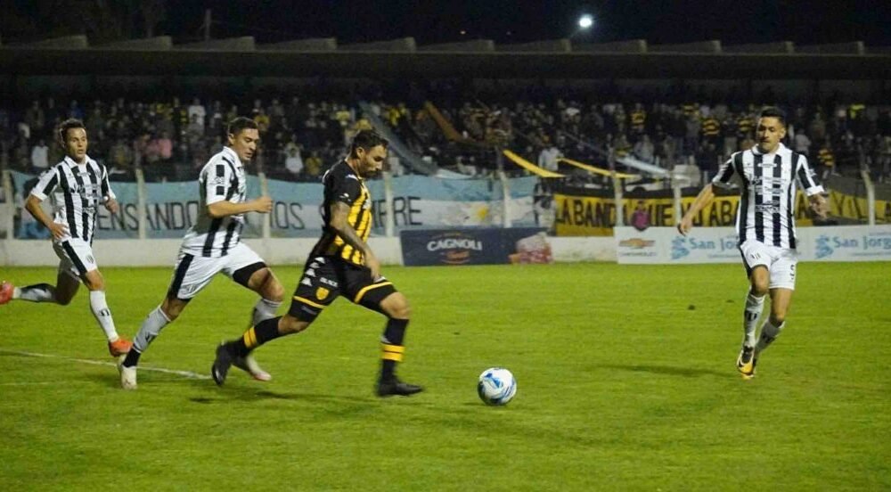 Liniers se lleva de Tandil un valioso empate en su lucha por el descenso