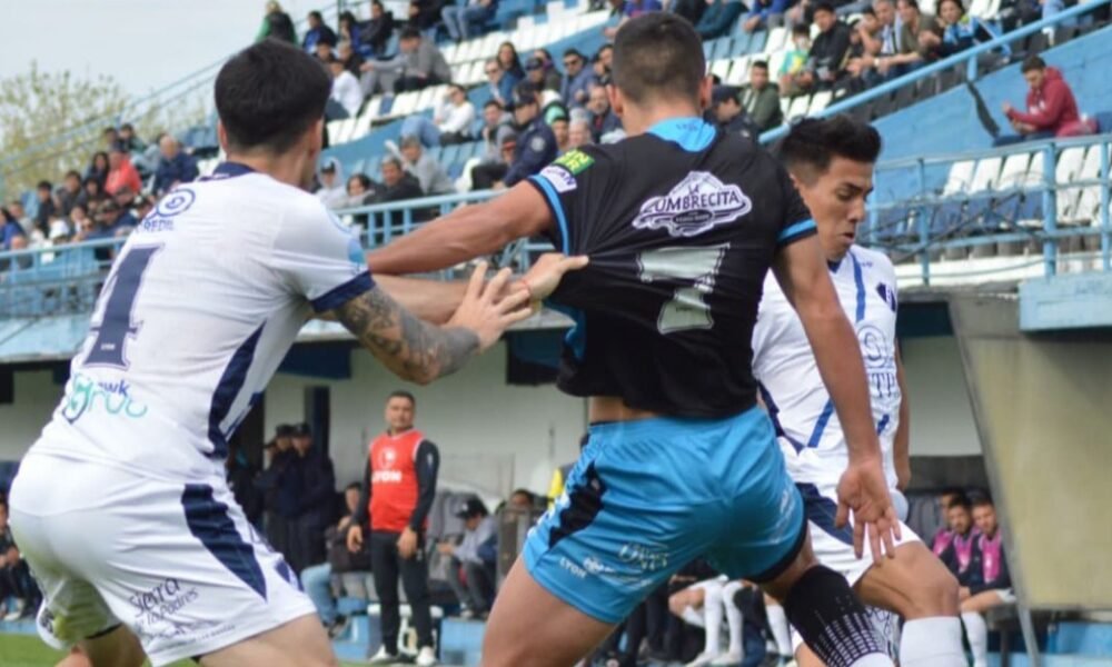 Sobre el final, Alvarado rescató un empate ante Almagro