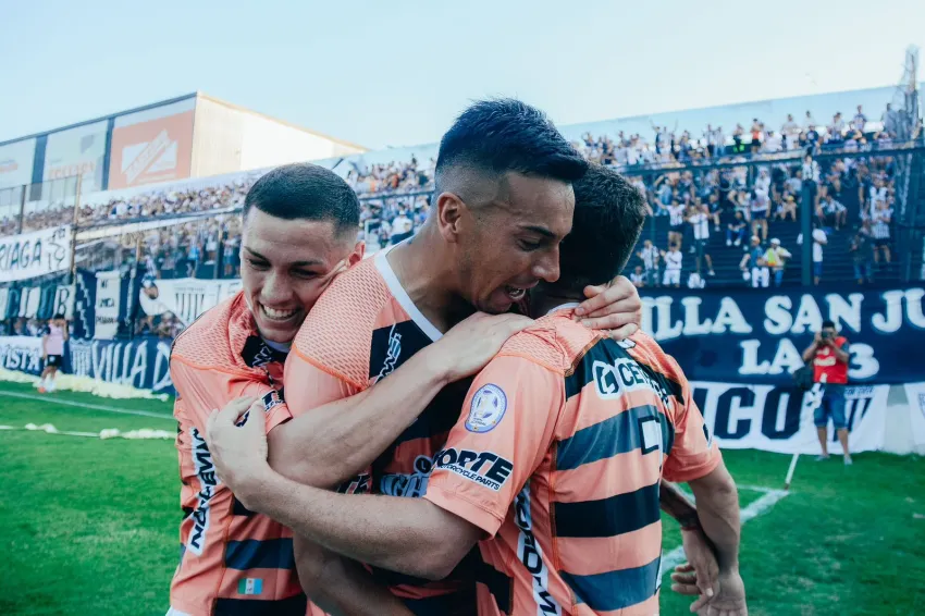 Agónico triunfo de For Ever