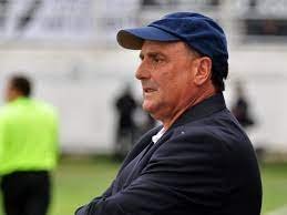 Salvador Ragusa estará al frente de un plantel en el Torneo Regional Amateur