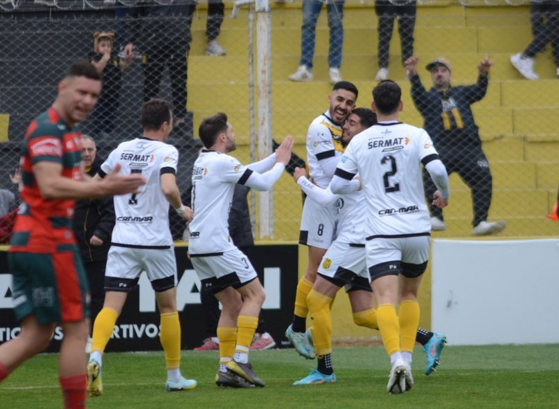 Olimpo volvió a ganar y es el equipo con mayor puntaje del Federal