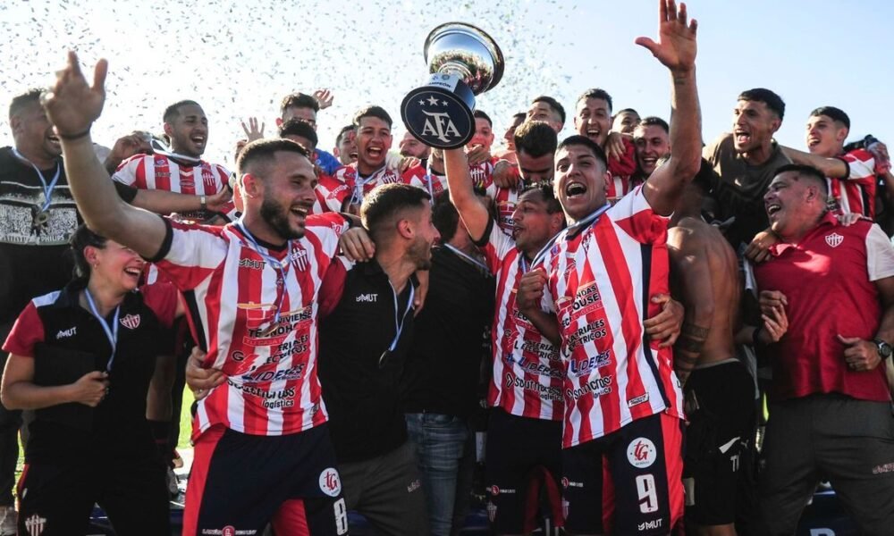 De la mano del neuquino Lautaro Villegas, Talleres de Remedios de Escalada ascendió a la Primera Nacional