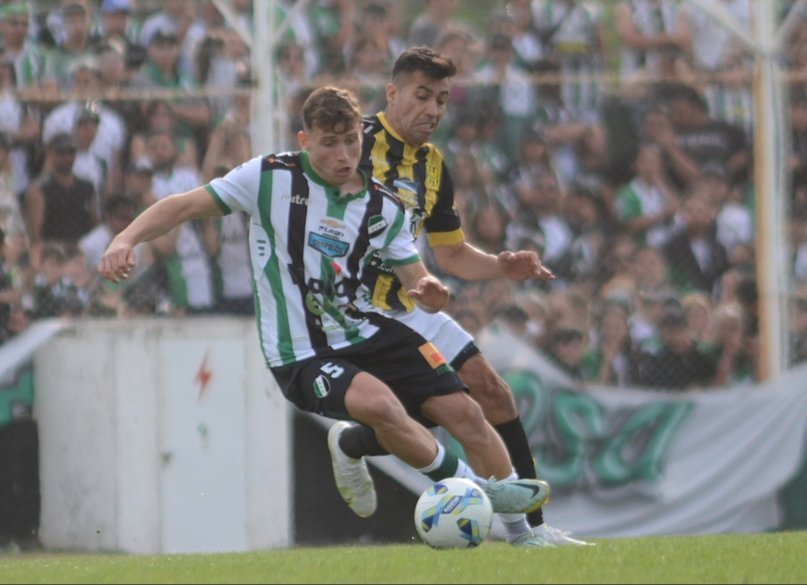 Villa Mitre no pudo quebrar el cero ante Olimpo y el clásico bahiense quedó sin goles