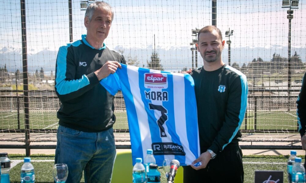 Rodrigo Mora fue presentado en Alas Argentinas