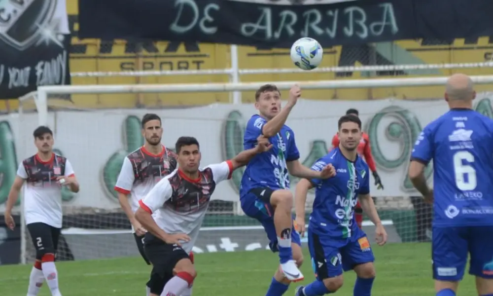 Goleada tricolor: Villa Mitre se lució y dejó afuera de los playoffs a Sansinena